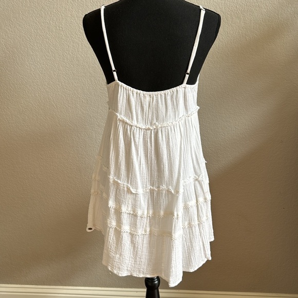 White O’Neil Linen Dress - Picture 2 of 4